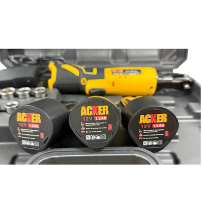 Tres baterías de litio recargables de 12V incluidas en el kit de la llave de trinquete Acker Tools, ideales para trabajo continuo sin interrupciones