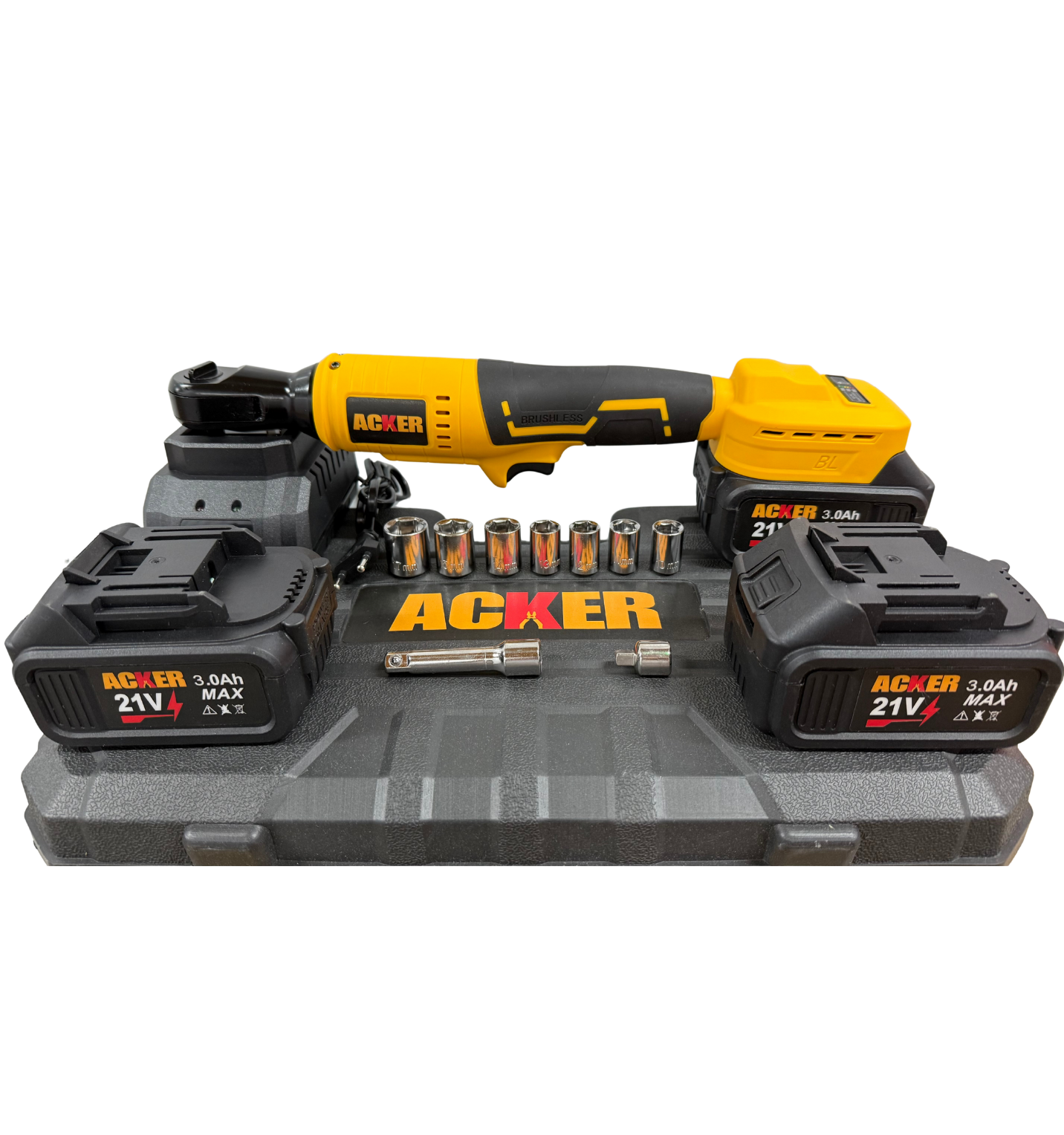 Llave de trinquete inalámbrica Acker Tools de 21V y 130Nm junto a sus 3 baterías de litio de 3.0Ah, ideal para trabajos profesionales continuos y exigentes.