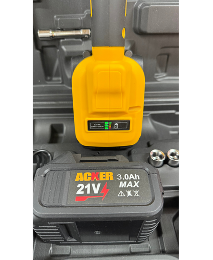 Vista frontal de la llave de trinquete Acker Tools de 21V con batería conectada, mostrando selector de dirección y modos de uso