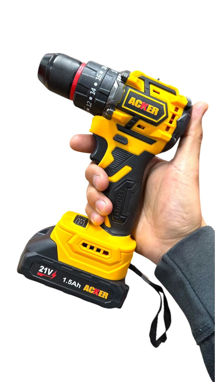 toma en la mano de taladro inalambrico acker tools